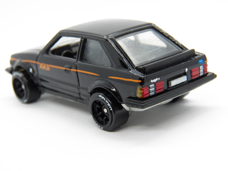 Illustration for article titled Restomod- Hotwheels Ford Escort XR3